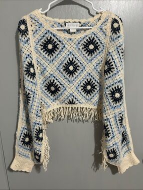 House of Harlow 1960 Festival Boho Crochet Fringed Poncho Sweater Cream/Blue OS